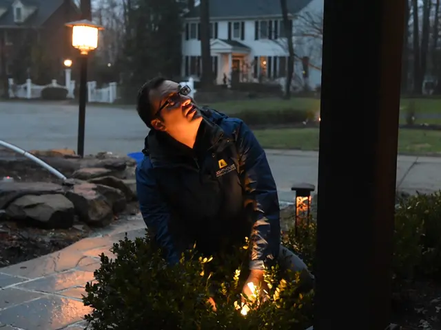 Lighthouse crew on the job